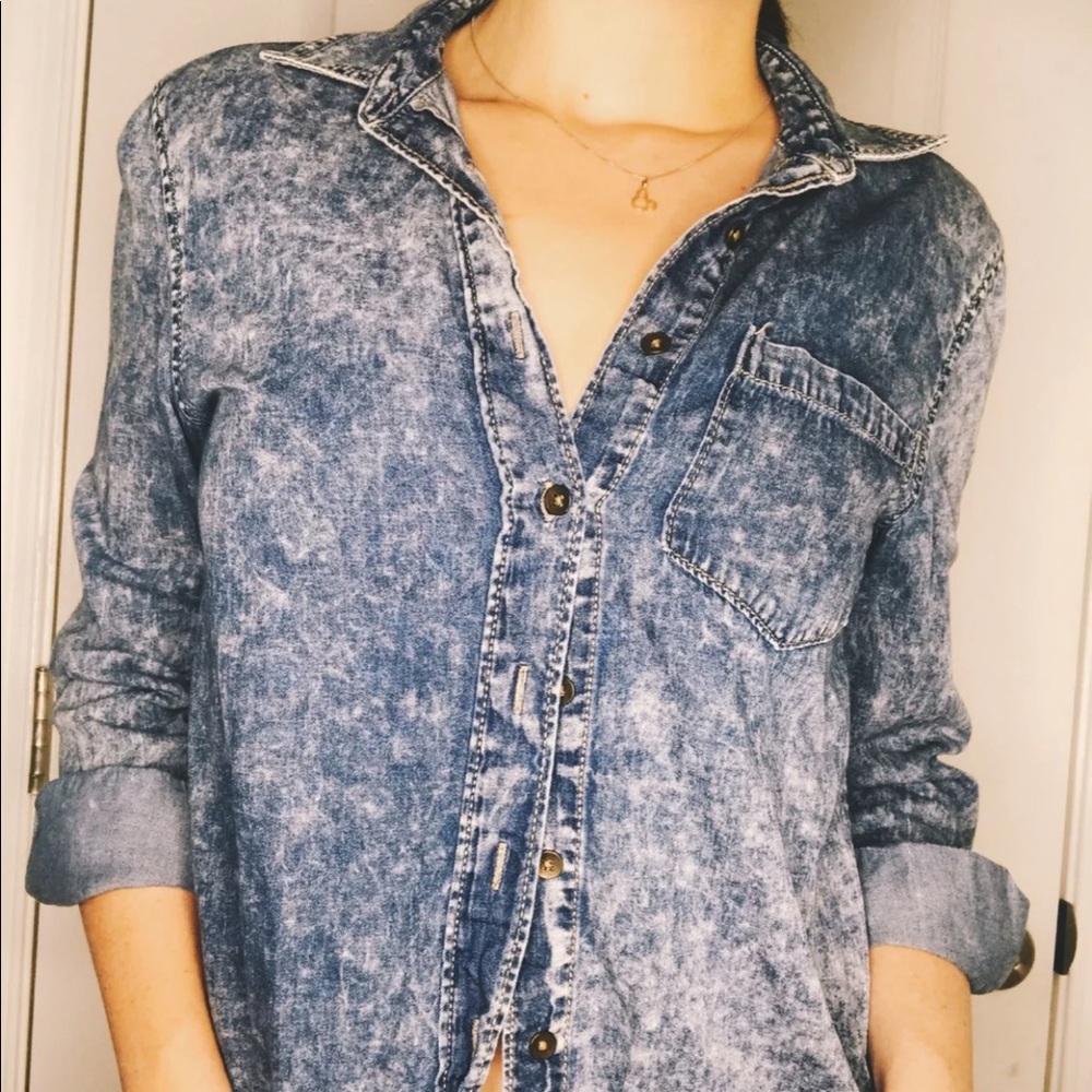 Mudd Button Down Acid Wash Jean Top - S
